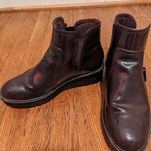 Clarks Women's Airabell Zip Ankle Boot, purple Smooth Leather Size 8